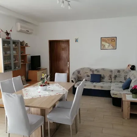 Marina * Τρογκίρ