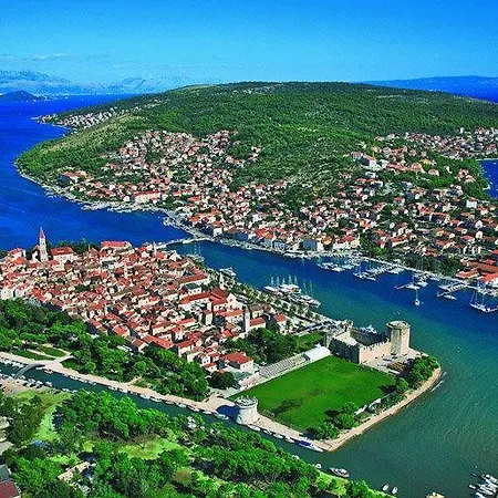 Marina * Τρογκίρ