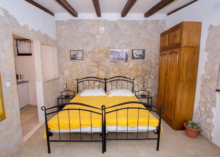 Marina * Τρογκίρ