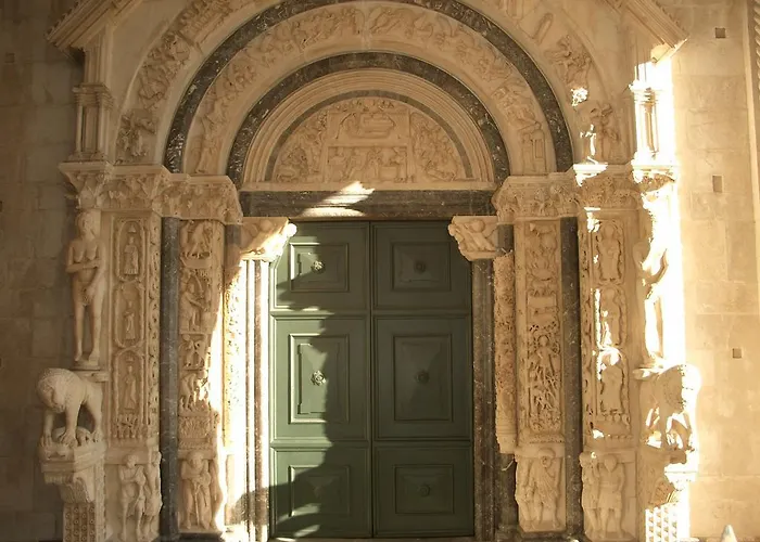 Marina * Τρογκίρ